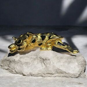 Vintage Leopard Black Enamel Pin Brooch Unsigned